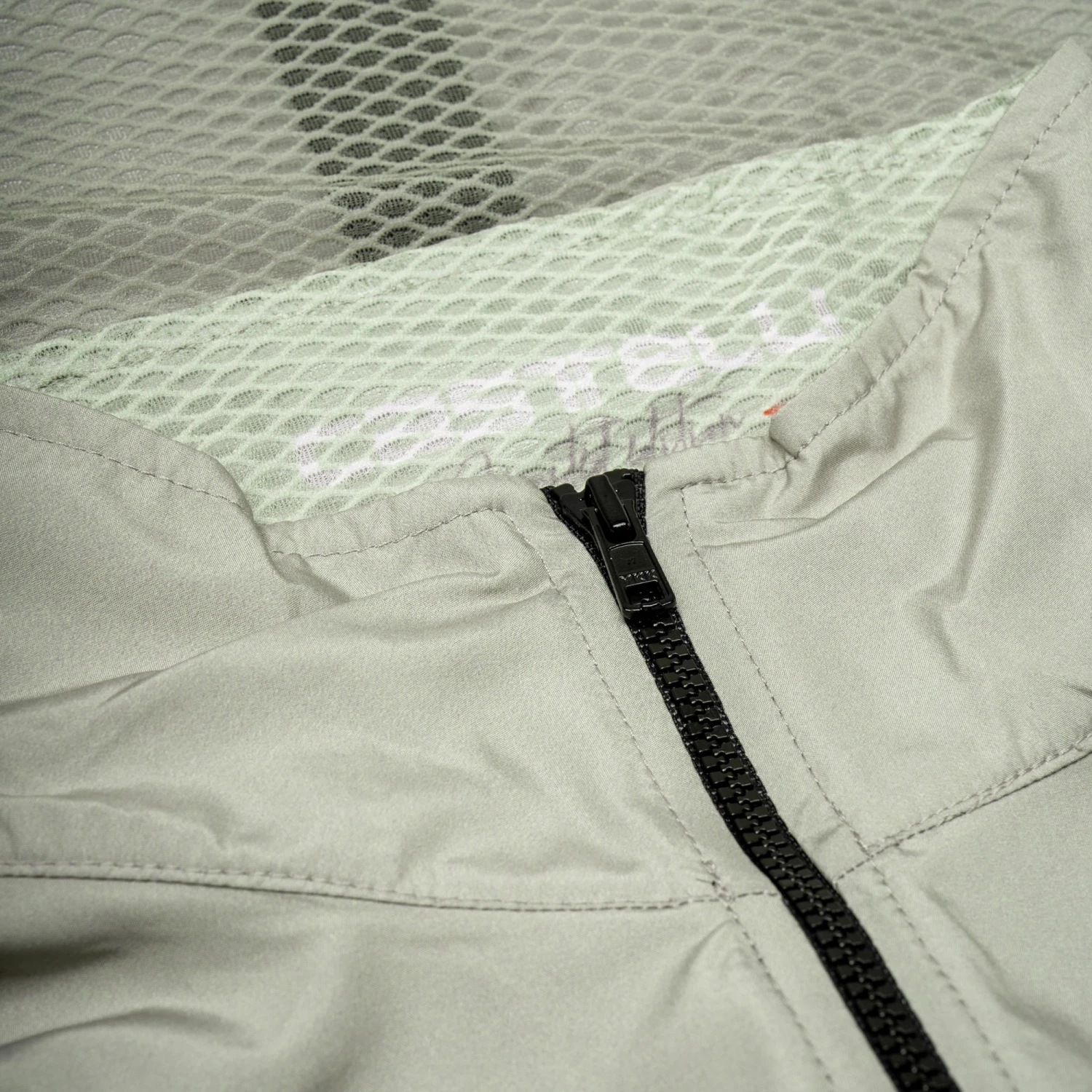 Castelli Pro Light Wind Vest - Image 12